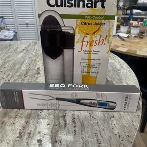 Cuisinart Citrus Juicer with Black Accents